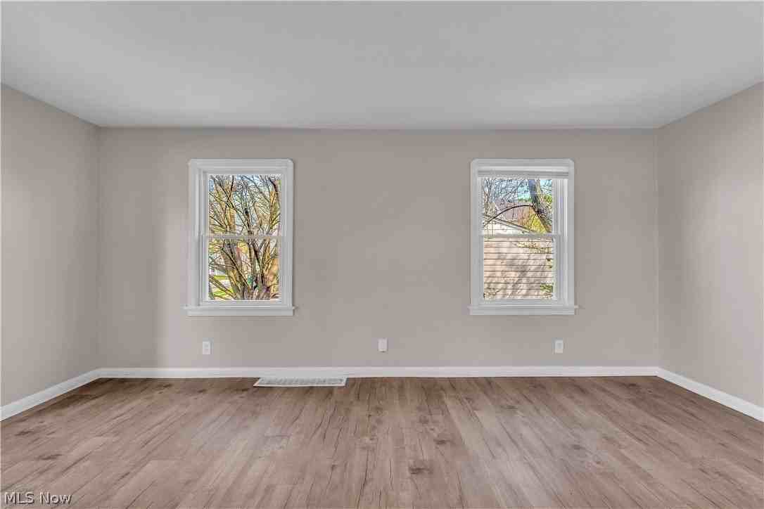 5461 Clement Ave - Photo 5 of 24