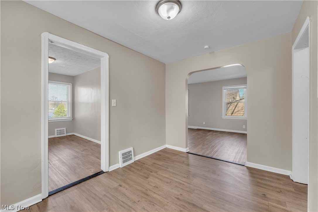 5461 Clement Ave - Photo 6 of 24