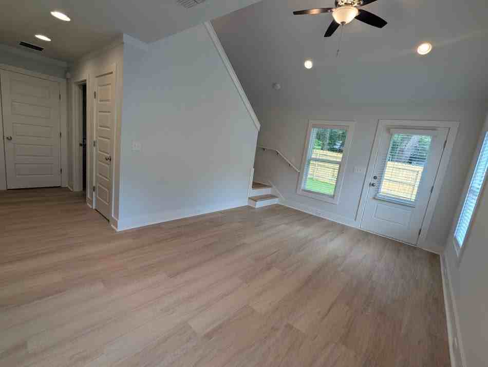 1531 Payne St #1 - Photo 4 of 11