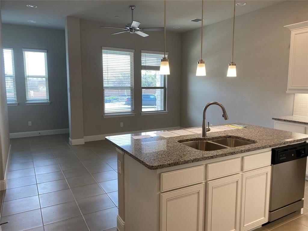1229 Creekbank Dr - Photo 7 of 18
