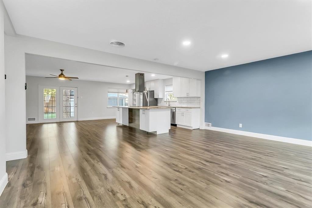 623 Greenleaf Dr - Photo 3 of 29