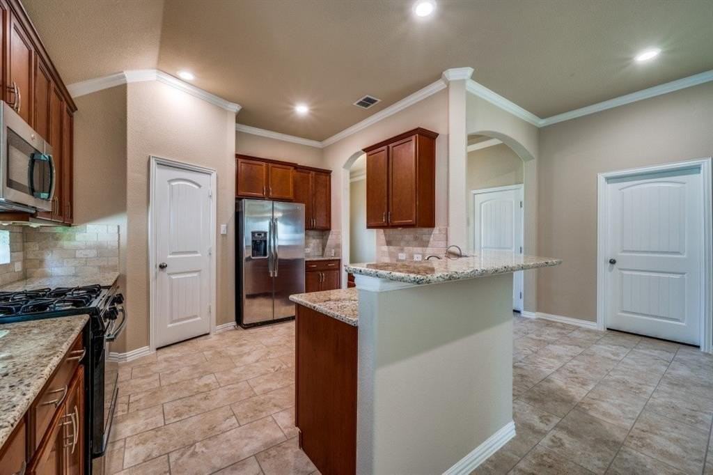 16708 Central Garden Ln - Photo 4 of 25
