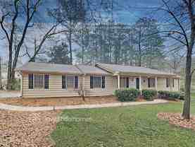 3913 Plantation Dr - Photo 1 of 1