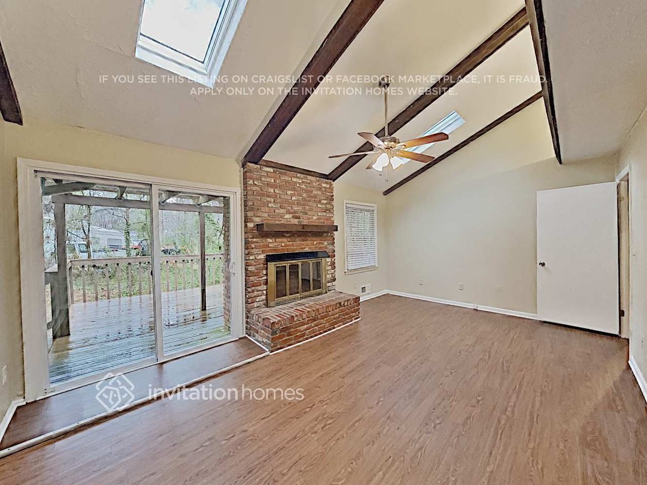 3913 Plantation Dr - Photo 5 of 19
