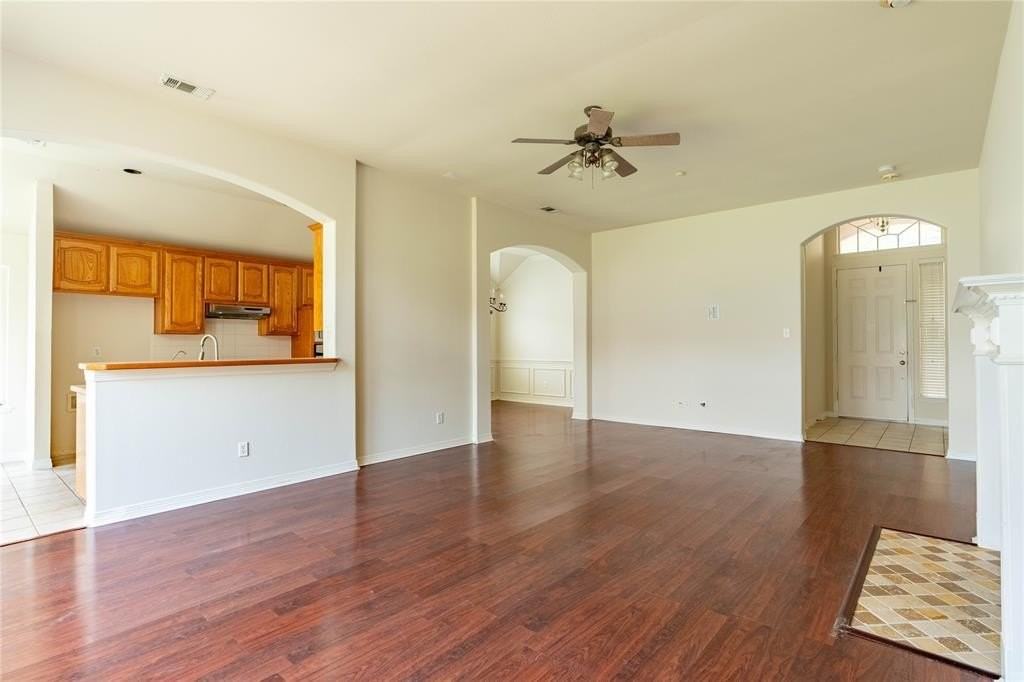 11990 Cobblestone Dr - Photo 3 of 32