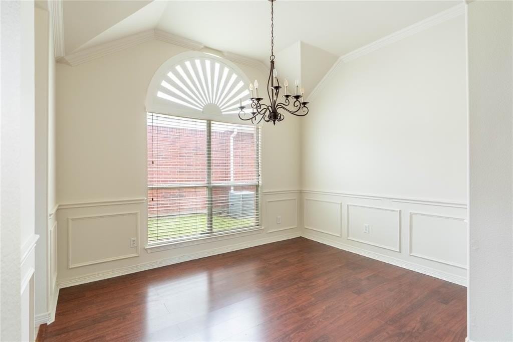 11990 Cobblestone Dr - Photo 6 of 32