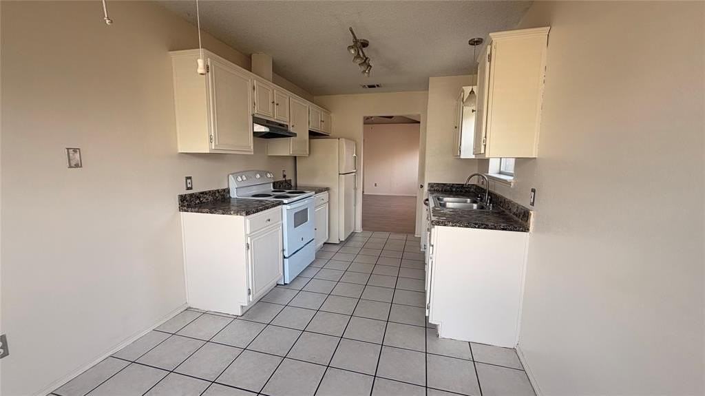 6202 Tidewater Dr - Photo 4 of 13
