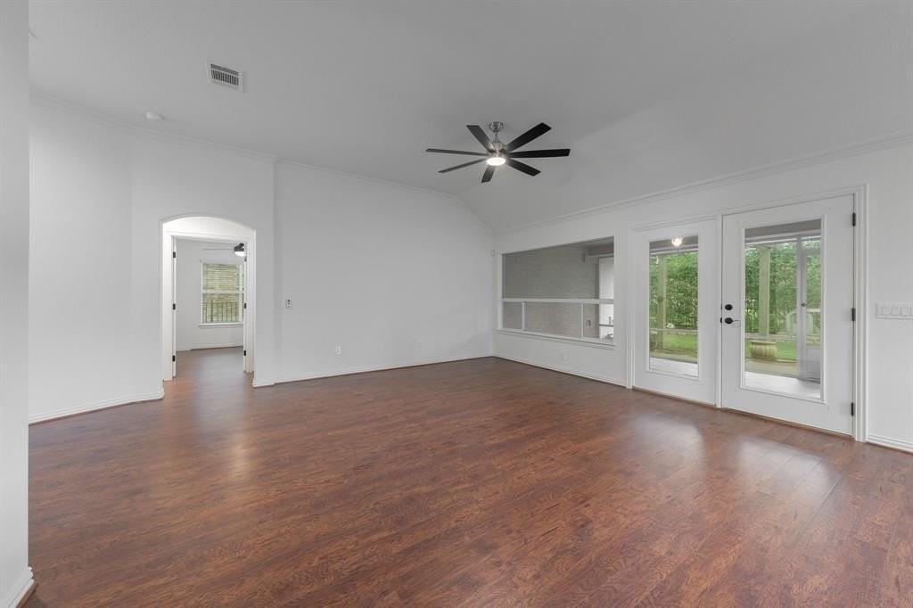 9604 Pinewood Dr - Photo 6 of 33