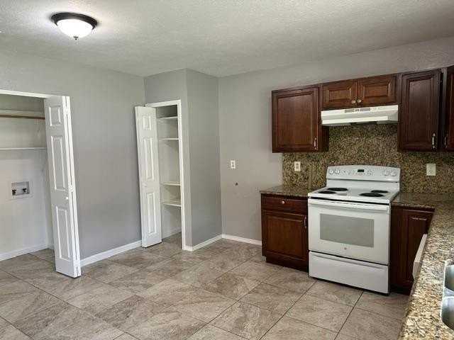 4905 Avery Cir - Photo 3 of 15