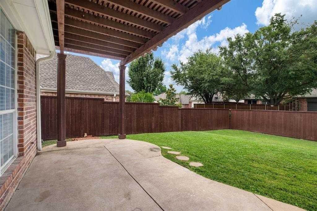 4804 Appleridge Dr - Photo 3 of 39