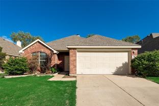 203 Cedar Creek Dr - Photo 1 of 1