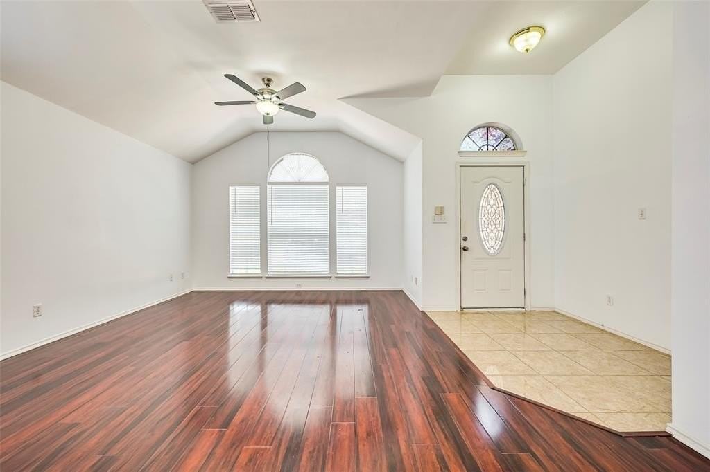 700 N Emma Dr - Photo 2 of 15