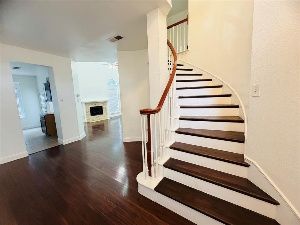 434 Moonlight Way - Photo 3 of 29
