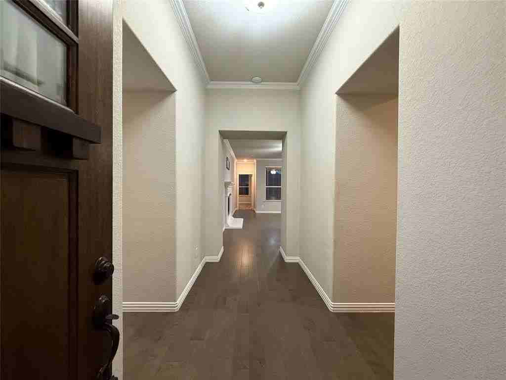 1717 Victoria Dr - Photo 2 of 37