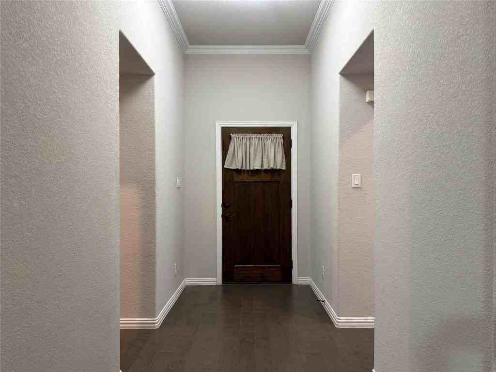 1717 Victoria Dr - Photo 3 of 37