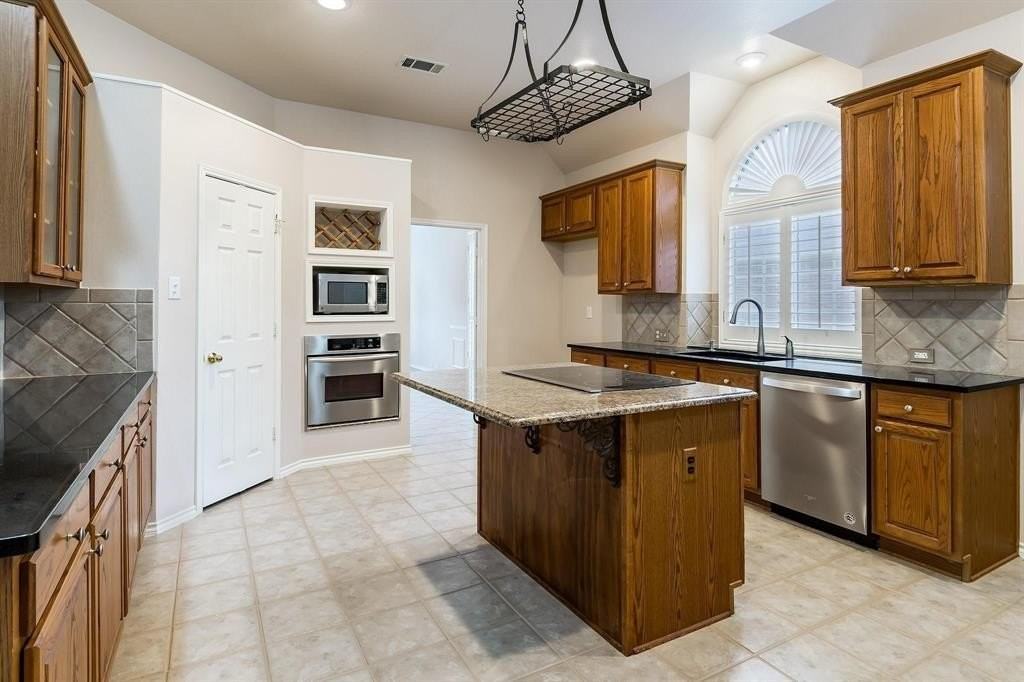 8503 Prescott Cir - Photo 7 of 20