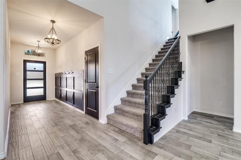 3094 Maverick Dr - Photo 4 of 39