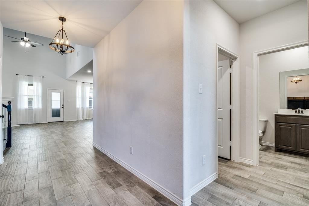 3094 Maverick Dr - Photo 5 of 39