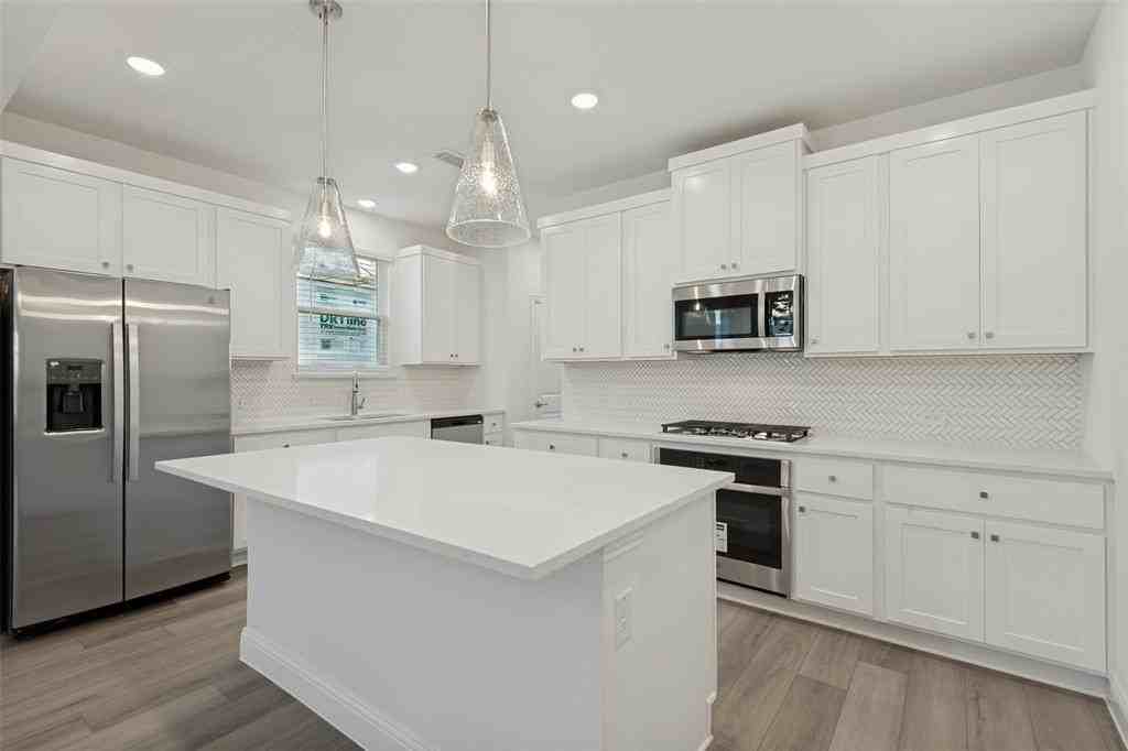 1412 Grove Pond Rd - Photo 7 of 21