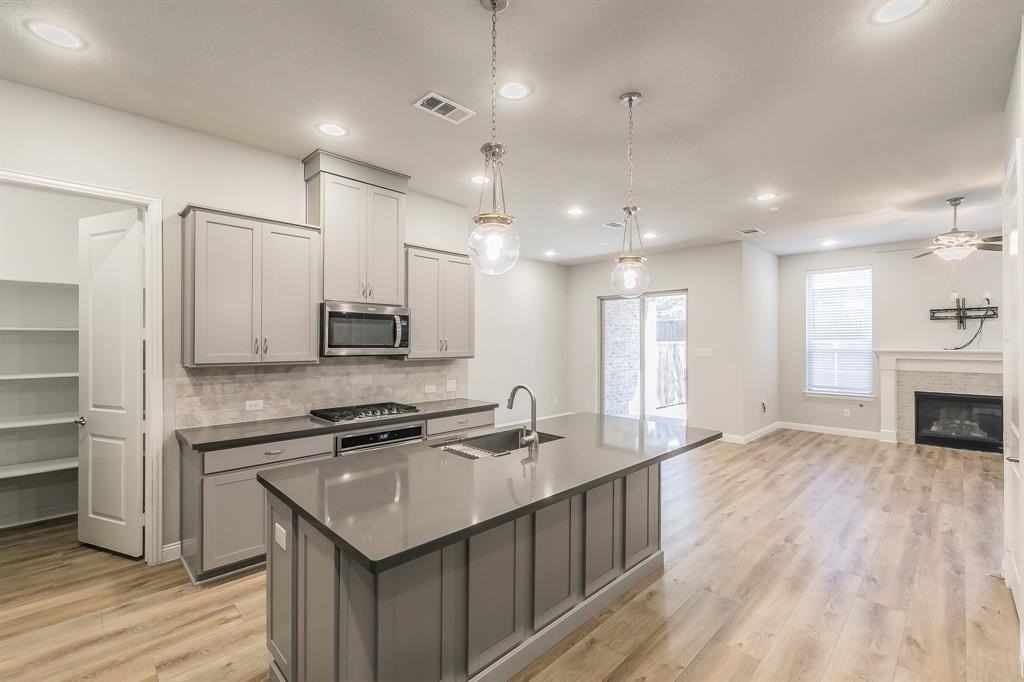 17736 Coralberry Dr - Photo 3 of 38