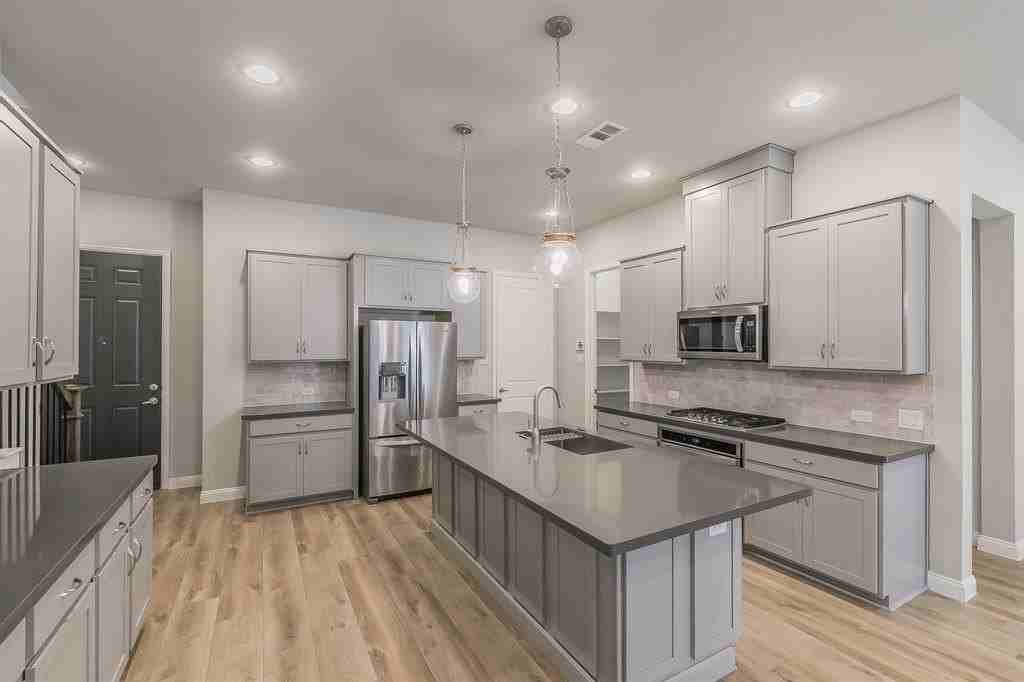 17736 Coralberry Dr - Photo 4 of 38