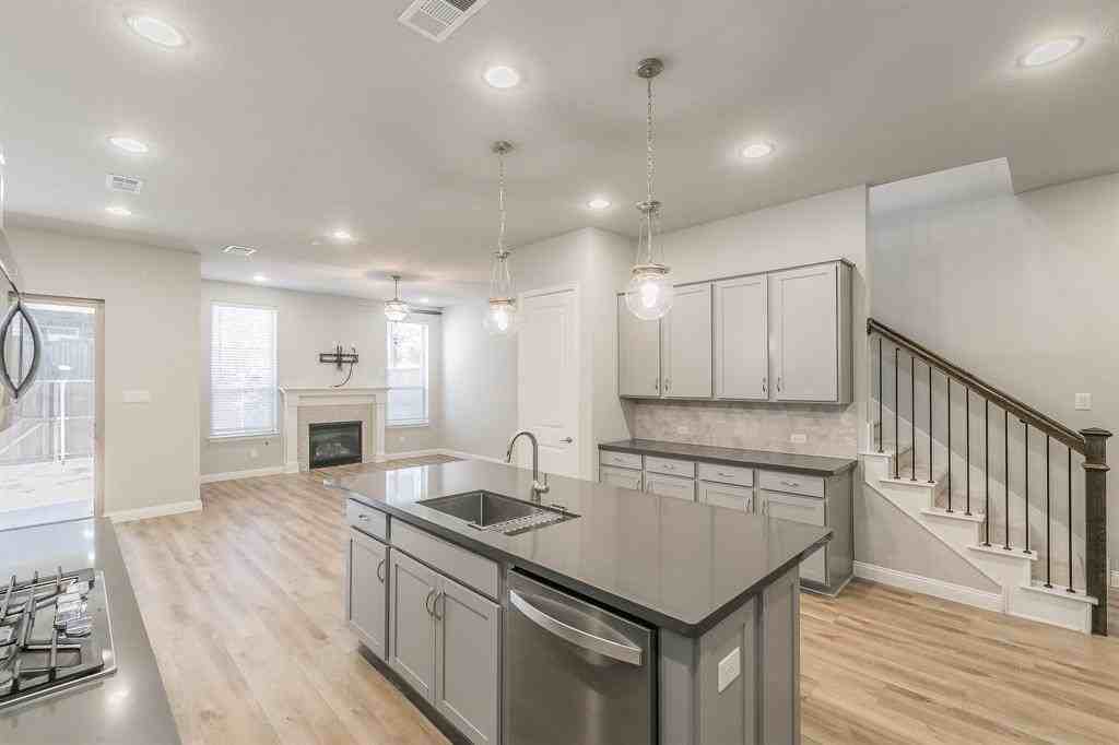 17736 Coralberry Dr - Photo 6 of 38