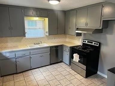 2812 Sw 48th St - Photo 4 of 11