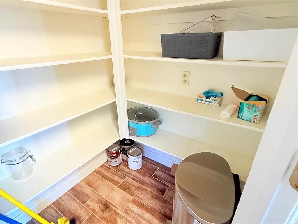 1801 Brittany Ln - Photo 4 of 20