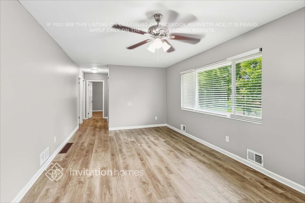 8490 Meadowbrook Dr - Photo 5 of 19