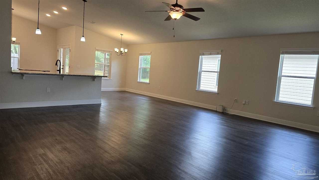 5157 Peach Dr - Photo 3 of 39
