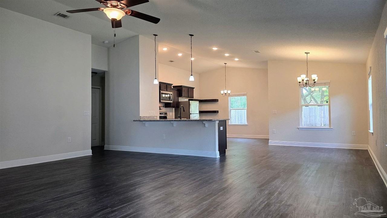 5157 Peach Dr - Photo 4 of 39