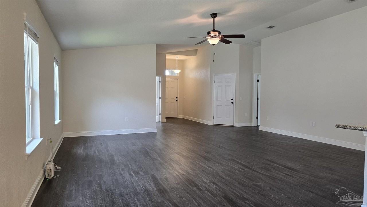 5157 Peach Dr - Photo 6 of 39