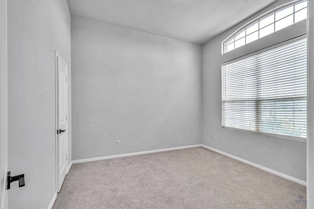 719 Minuteman - Photo 6 of 15