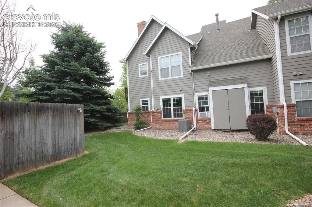 2109 Troy Ct - Photo 2 of 33