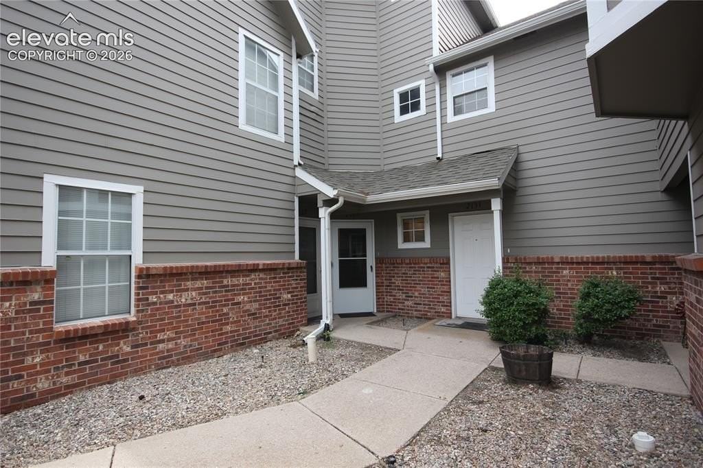 2109 Troy Ct - Photo 3 of 33