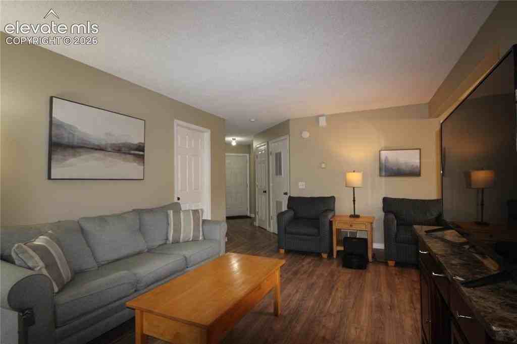 2109 Troy Ct - Photo 7 of 33