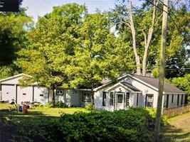 featured image of 20797 Negaunee St
