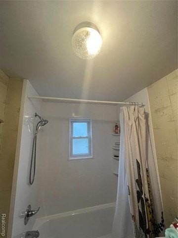 20797 Negaunee St - Photo 7 of 38