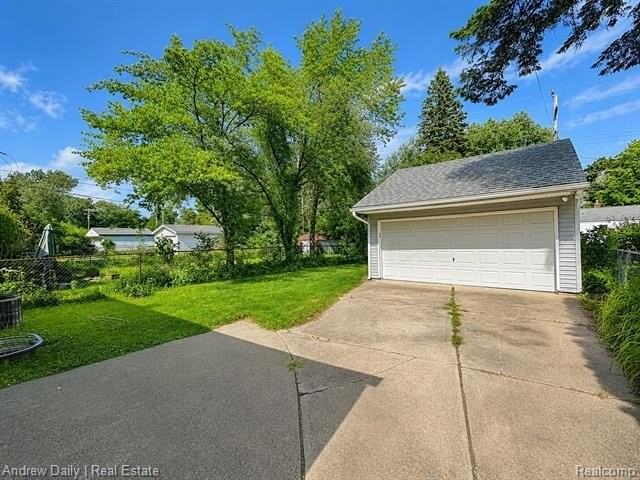 15552 Woodworth - Photo 2 of 18
