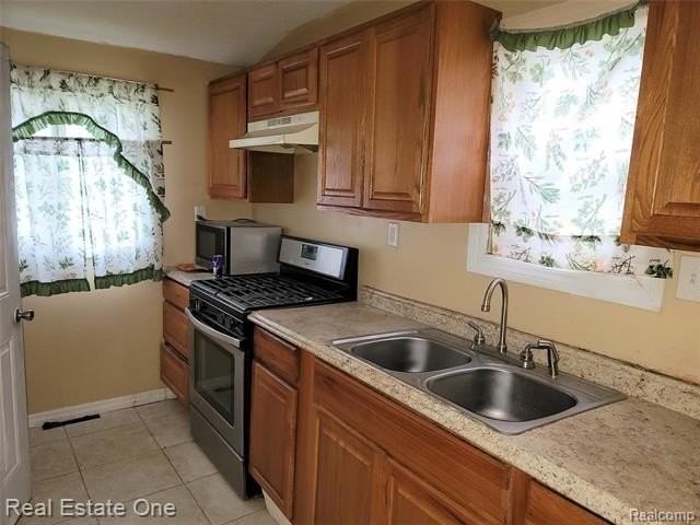 6912 Mansfield St - Photo 2 of 17