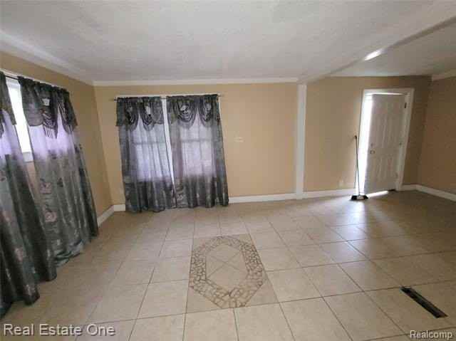 6912 Mansfield St - Photo 5 of 17