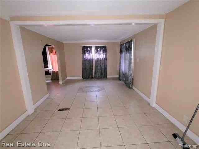 6912 Mansfield St - Photo 6 of 17