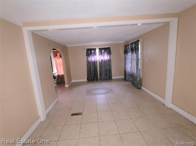 6912 Mansfield St - Photo 7 of 17