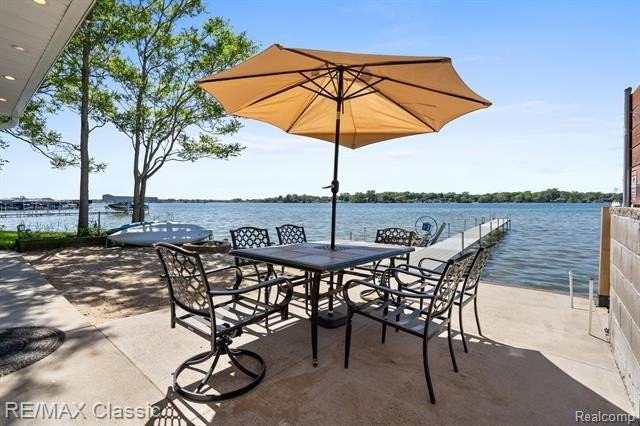 11478 E Shore Dr - Photo 4 of 50