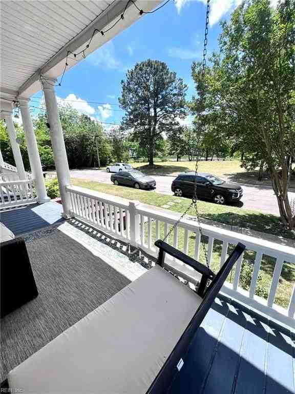 1522 Barron St - Photo 3 of 47