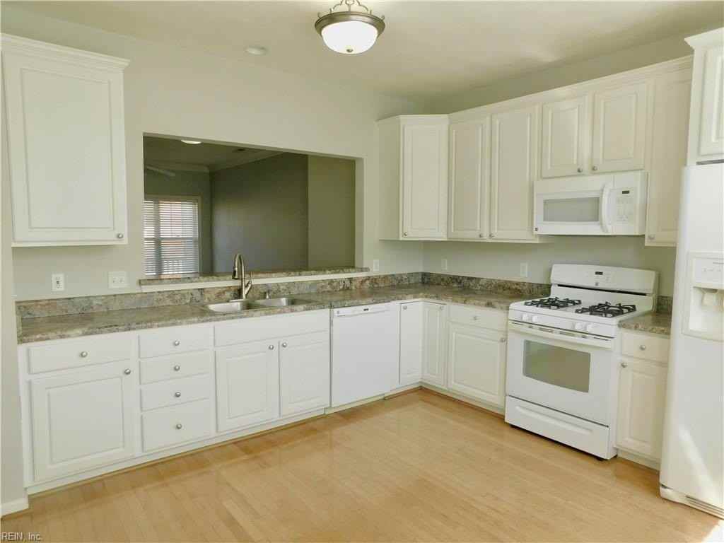 4728 Beach Bay Ct - Photo 4 of 26