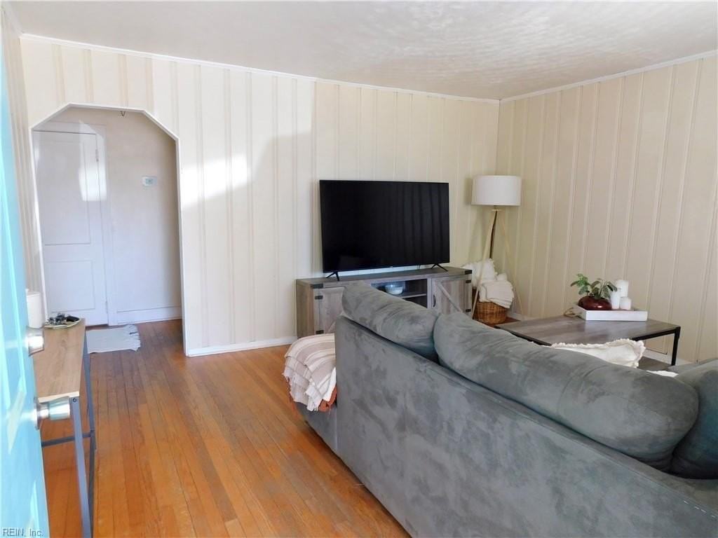 2224 Maple St - Photo 4 of 24