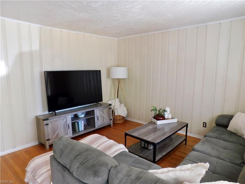 2224 Maple St - Photo 5 of 24