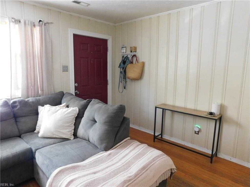 2224 Maple St - Photo 6 of 24