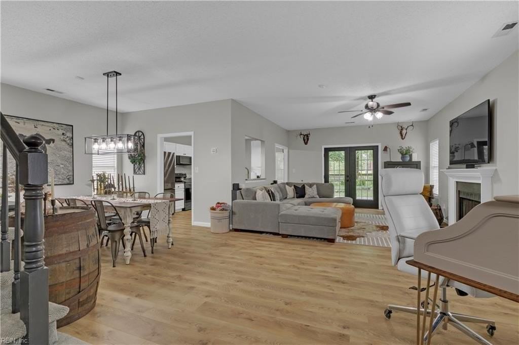 805 Vantage Ct - Photo 6 of 33